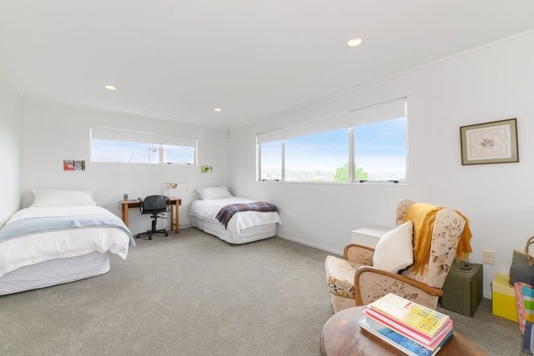 Photo of property in 2/87a Kowhai Road, Mairangi Bay, Auckland, 0630