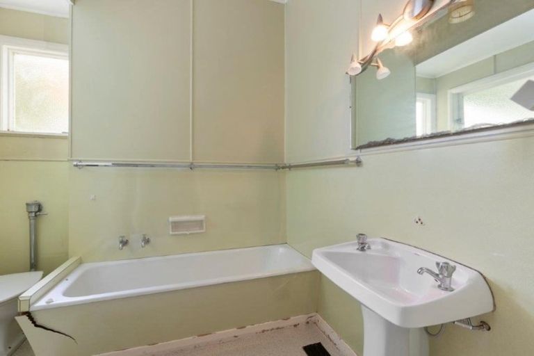 Photo of property in 98 Waterloo Road, Hutt Central, Lower Hutt, 5010