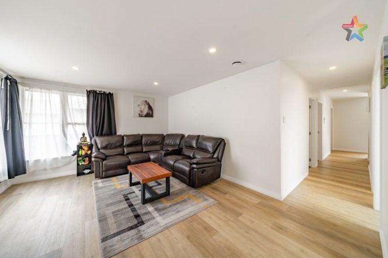 Photo of property in 14 Young Grove, Stokes Valley, Lower Hutt, 5019