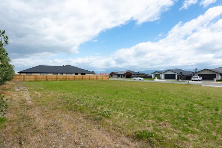 Photo of property in 19 Catalina Crescent, Forrest Hill, Auckland, 0620