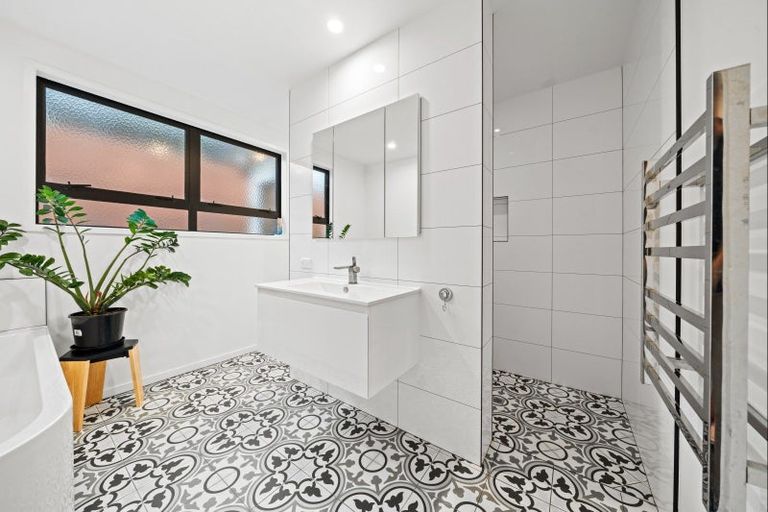 Photo of property in 51 Cyrus Street, Whalers Gate, New Plymouth, 4310