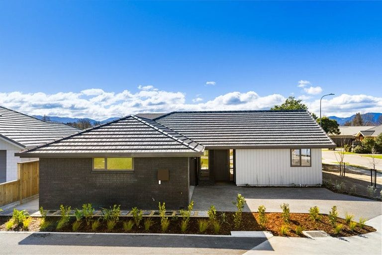 Photo of property in 11 Magnolia Drive, Springlands, Blenheim, 7201