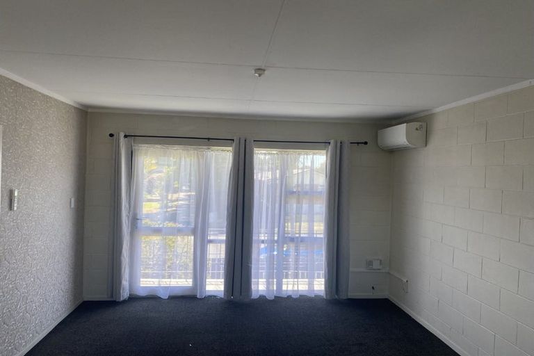 Photo of property in 2 Tennessee Avenue, Mangere East, Auckland, 2024