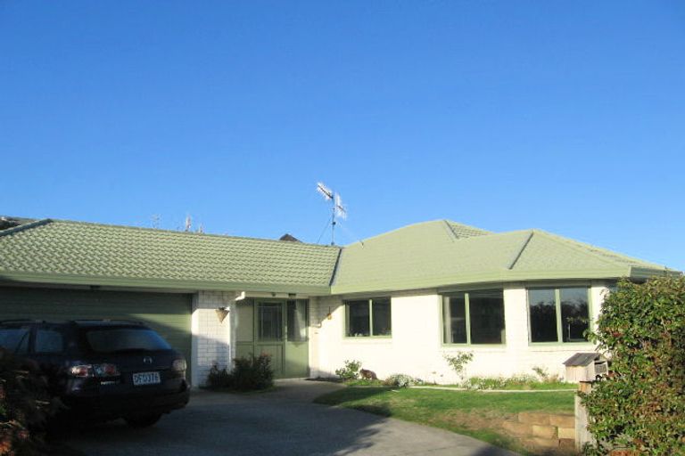 Photo of property in 135 Realm Drive, Paraparaumu, 5032