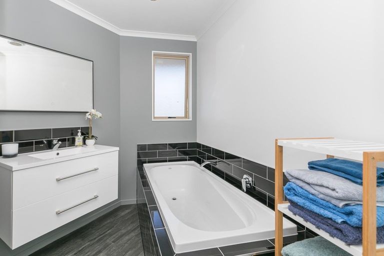 Photo of property in 33 Antrim Place, Nawton, Hamilton, 3200