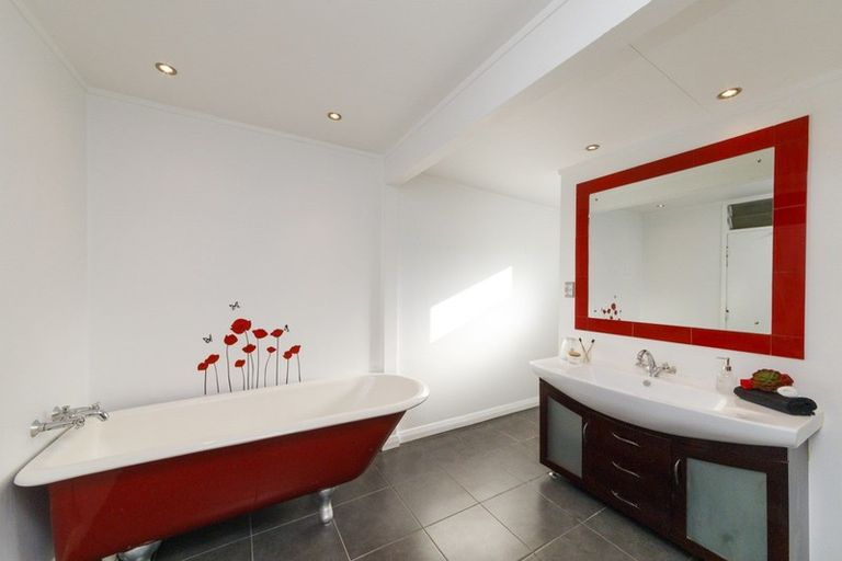 Photo of property in 985 Valley Road, Ashhurst, 4884