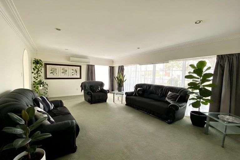 Photo of property in 24 Buckingham Crescent, Manukau, Auckland, 2025