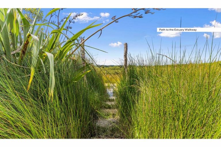 Photo of property in 10 Spinnaker Lane, Mangawhai, 0505