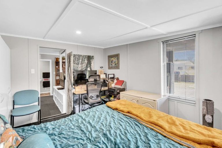 Photo of property in 9c Milne Street, Hunterville, 4730