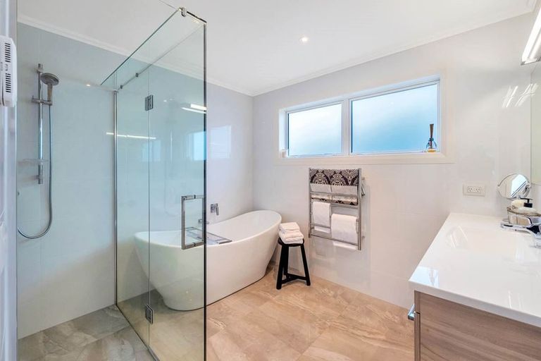 Photo of property in 31 Pioneer Rise, Silverdale, 0932