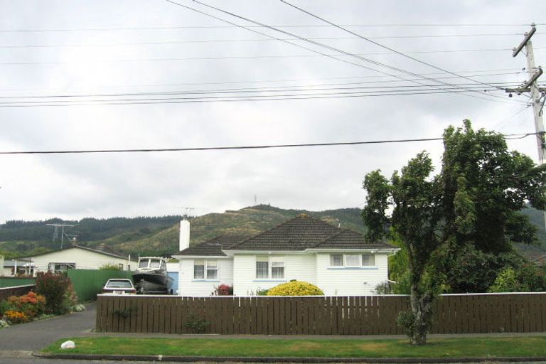 Photo of property in 69 Fraser Crescent, Elderslea, Upper Hutt, 5018
