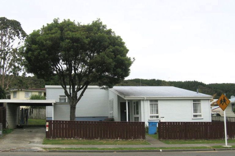 Photo of property in 92 Norana Road, Timberlea, Upper Hutt, 5018