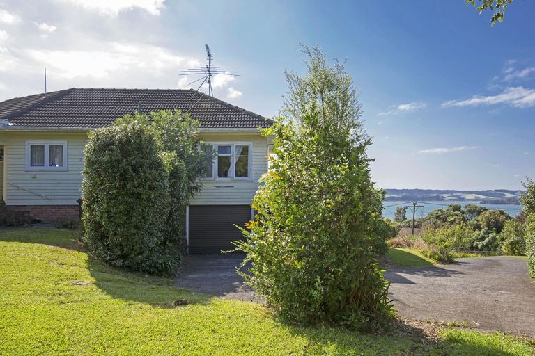 Photo of property in 6 Fenton Terrace, Cockle Bay, Auckland, 2014