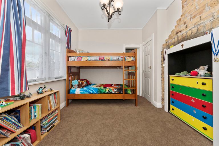 Photo of property in 53 Woodglen Road, Glen Eden, Auckland, 0602