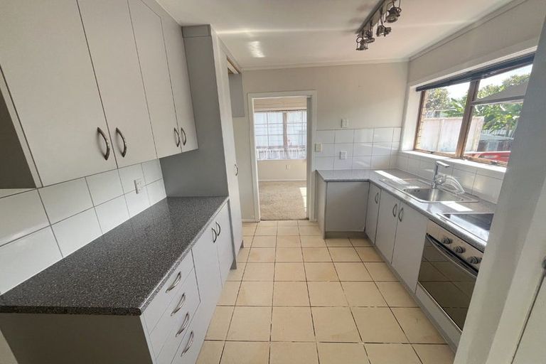 Photo of property in 12 Fairdale Avenue, Red Hill, Papakura, 2110