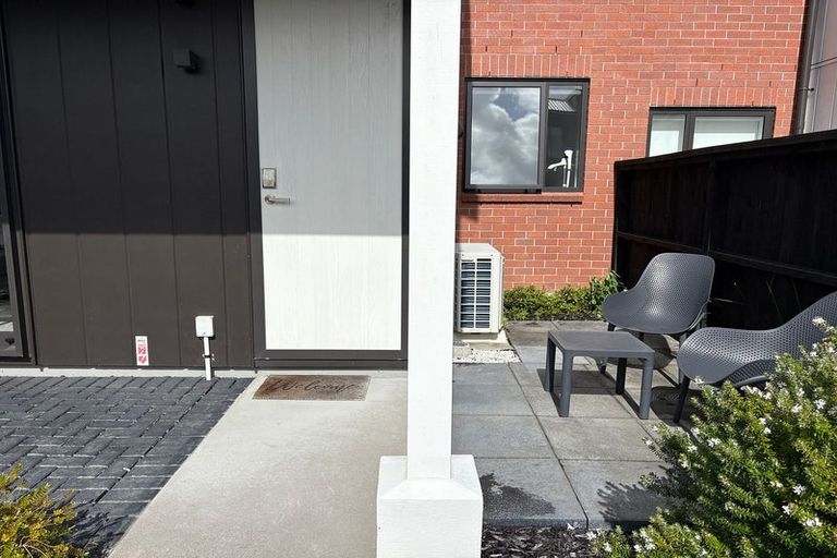 Photo of property in 27 Manarini Road, Westgate, Auckland, 0614