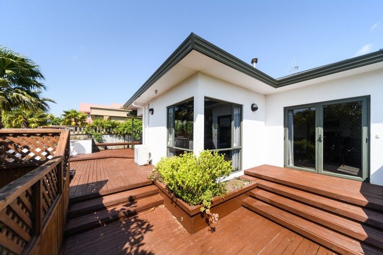 Photo of property in 5 The Strand, Fitzherbert, Palmerston North, 4410