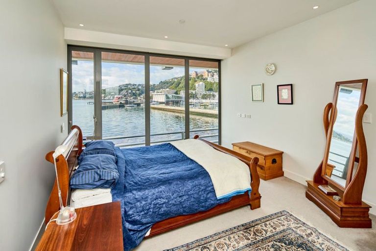 Photo of property in Clyde Quay Wharf, 1a/7 Clyde Quay Wharf, Te Aro, Wellington, 6011