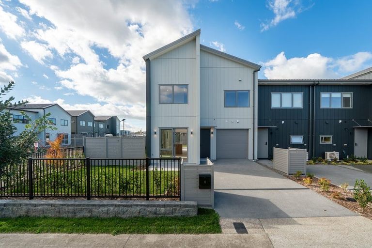 Photo of property in 1 Viridian Avenue, Rosehill, 2113