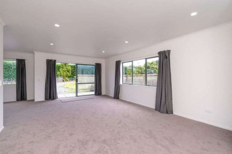 Photo of property in 37 Waikawa Beach Road, Manakau, Levin, 5573