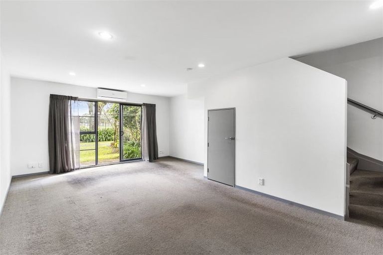Photo of property in 40/42 Holly Street, Avondale, Auckland, 1026