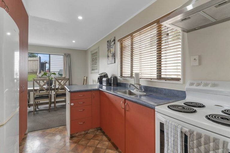 Photo of property in 36 Northumberland Street, Cannons Creek, Porirua, 5024