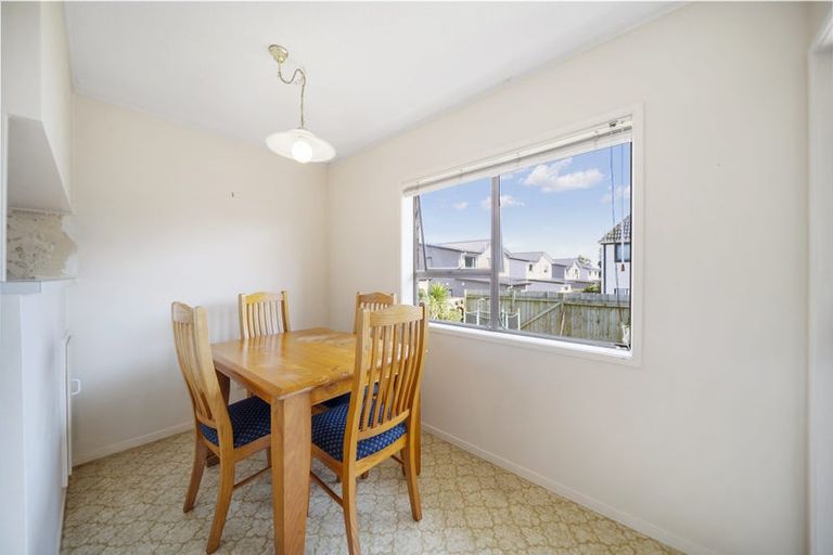 Photo of property in 2/9 Malte Brun Place, Papatoetoe, Auckland, 2025