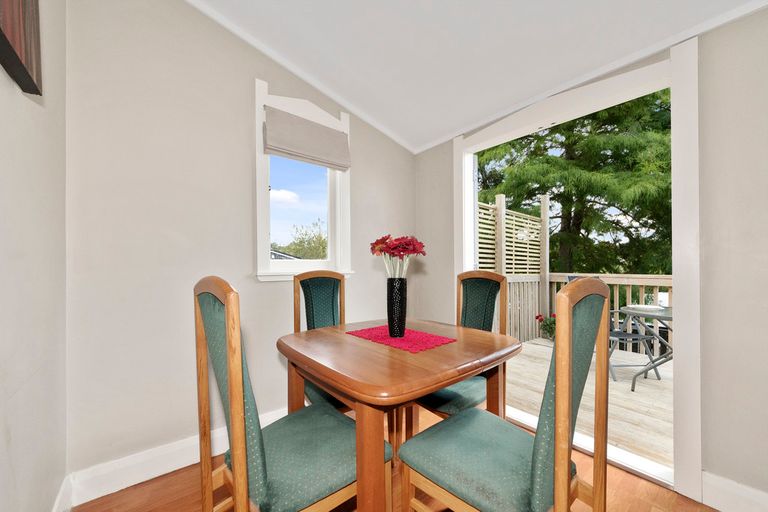 Photo of property in 53 Woodglen Road, Glen Eden, Auckland, 0602