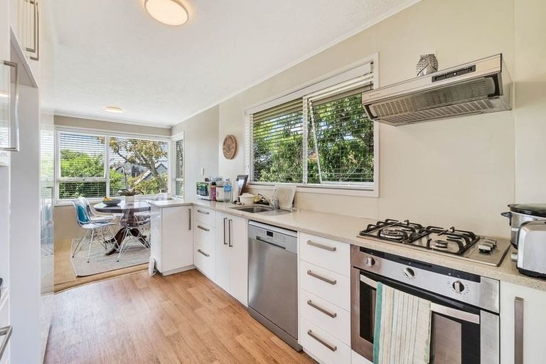 Photo of property in 13 Harmel Road, Glendene, Auckland, 0602