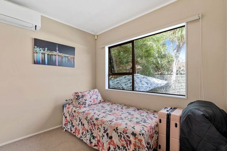 Photo of property in 1/111 Spinella Drive, Bayview, Auckland, 0629