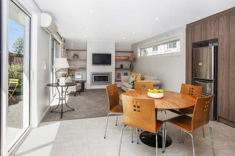 Photo of property in 2/10 Stoneyhurst Street, St Albans, Christchurch, 8014