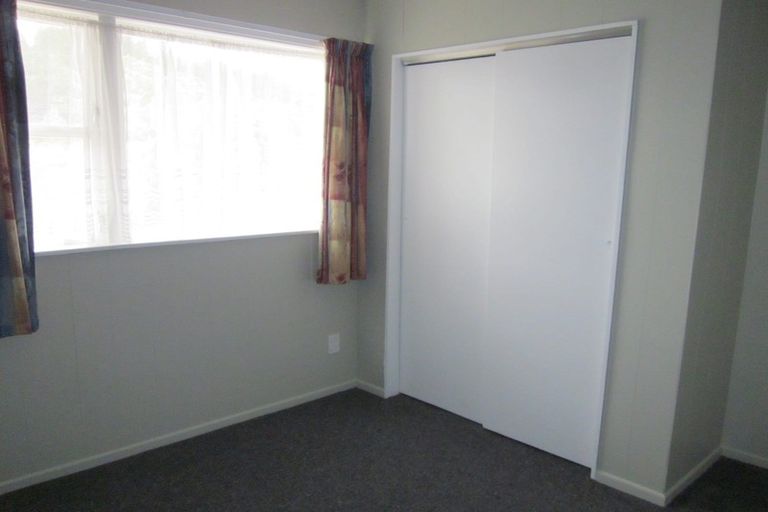 Photo of property in 2 Avro Road, Blue Mountains, Upper Hutt, 5371