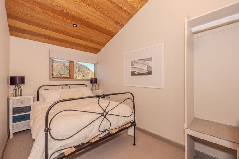 Photo of property in 21 Mount Iron Drive, Wanaka, 9305