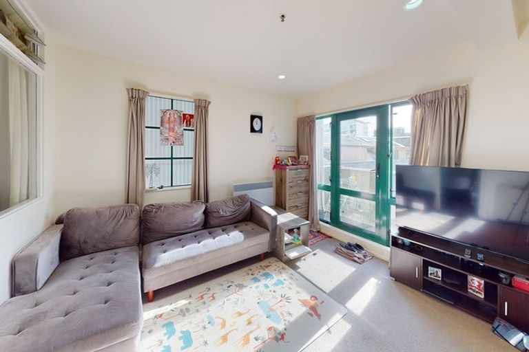 Photo of property in Courtenay Apartments, 509/120 Courtenay Place, Te Aro, Wellington, 6011