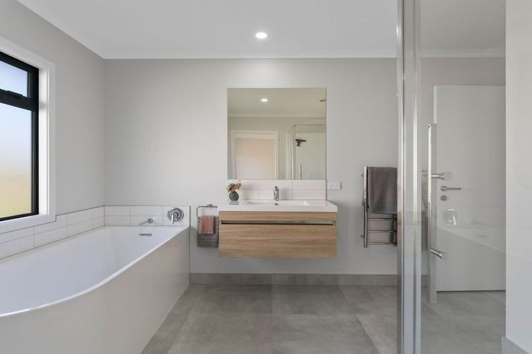 Photo of property in 10 Uku Way, Wharewaka, Taupo, 3330