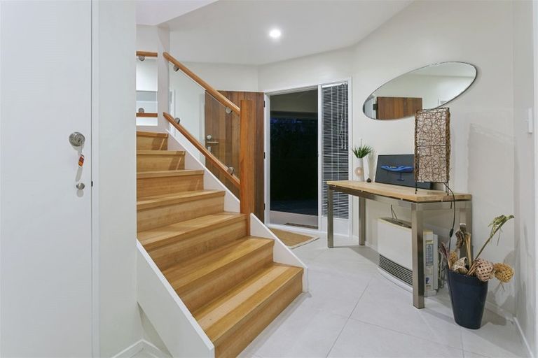 Photo of property in 1/72 Gulf View Road, Murrays Bay, Auckland, 0630