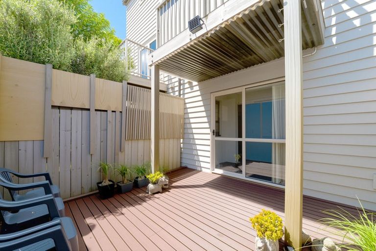 Photo of property in 3/4 Keeling Road, Henderson, Auckland, 0612