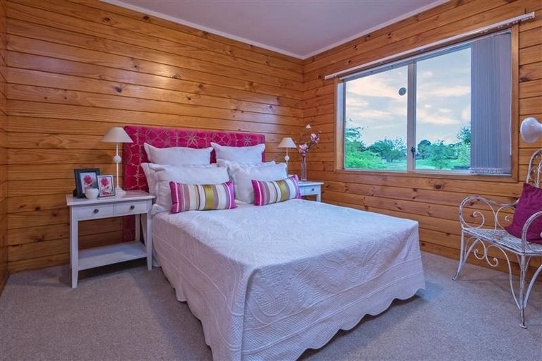 Photo of property in 2/15 Emma Court, Northpark, Auckland, 2013