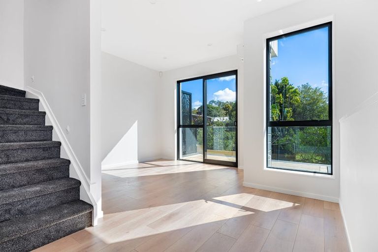 Photo of property in 2c Grove Lane, Pakuranga, Auckland, 2010