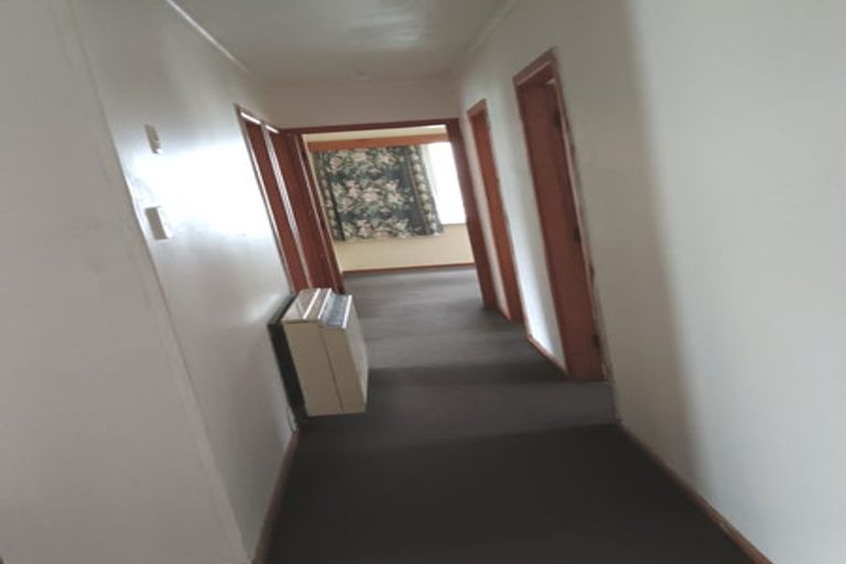 Photo of property in 2 Epsom Way, Karori, Wellington, 6012