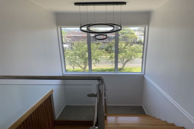 Photo of property in 49 Mayfair Crescent, Mairangi Bay, Auckland, 0630