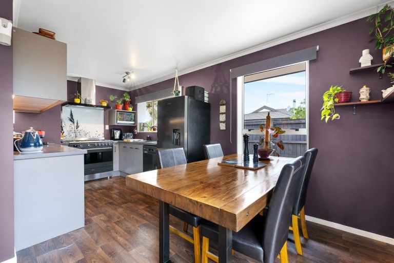 Photo of property in 25b Welsford Street, Woodend, 7610