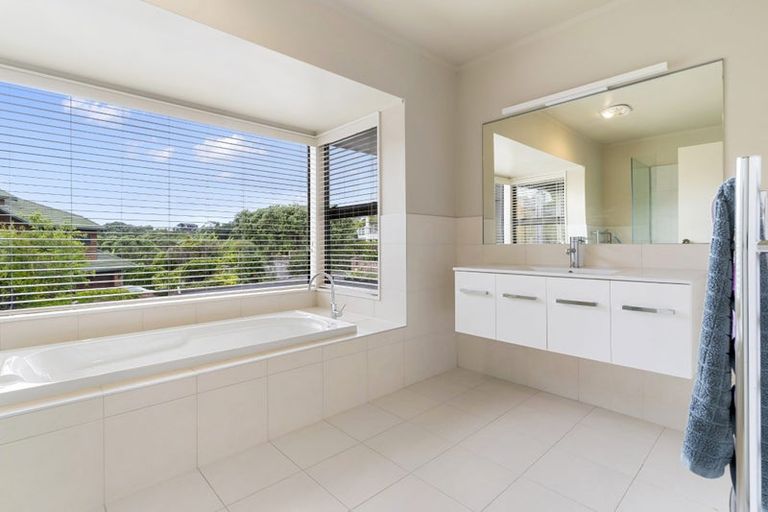 Photo of property in 146 Pacific Parade, Army Bay, Whangaparaoa, 0930