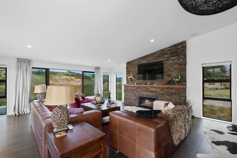 Photo of property in 6 The Fairways, Kinloch, Taupo, 3377