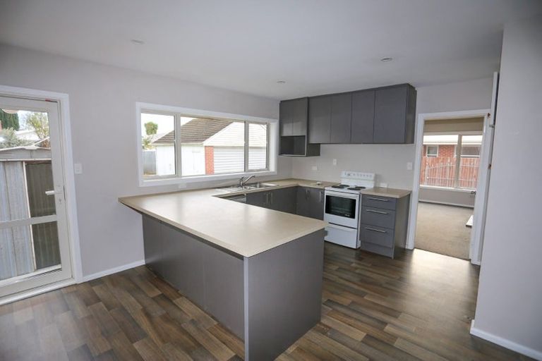 Photo of property in 43 Burnside Crescent, Burnside, Christchurch, 8053