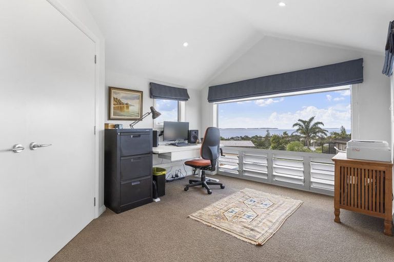 Photo of property in 1/164 Aberdeen Road, Campbells Bay, Auckland, 0620
