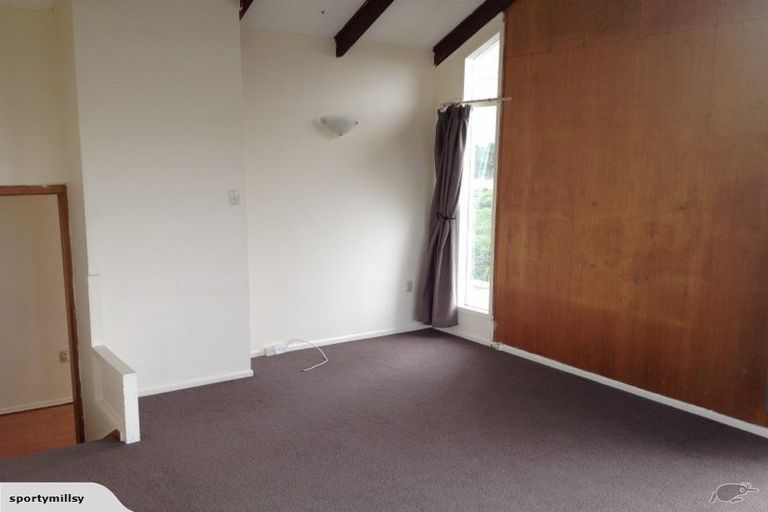 Photo of property in 89 Ruskin Road, Newlands, Wellington, 6037