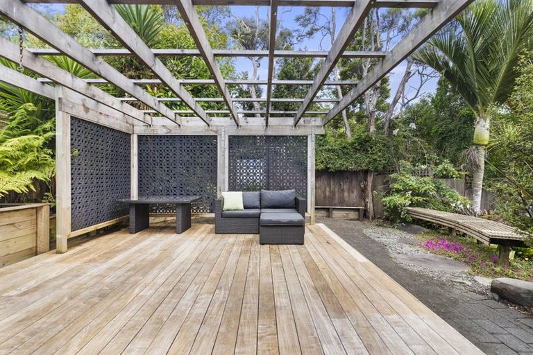 Photo of property in 22 Houston Place, Bayview, Auckland, 0629