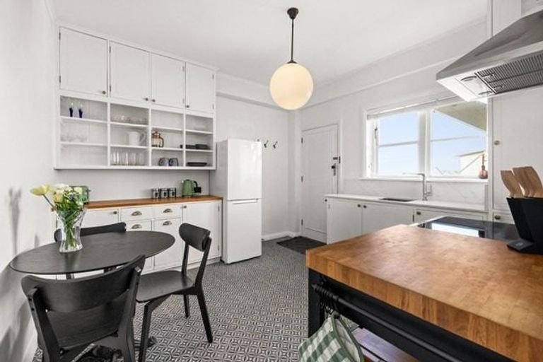 Photo of property in 4/541 Marine Parade, Napier South, Napier, 4110