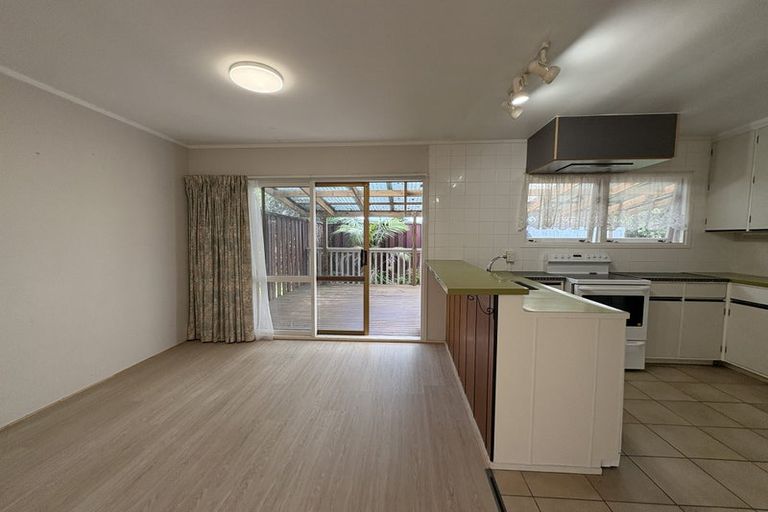 Photo of property in 54 Beechdale Crescent, Pakuranga Heights, Auckland, 2010